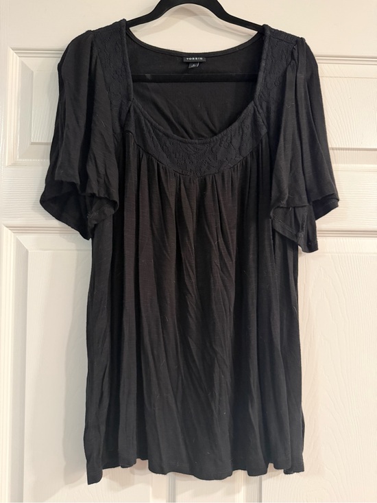 torrid Tops - Torrid Black Scoop Neck Flutter Sleeve Tunic
